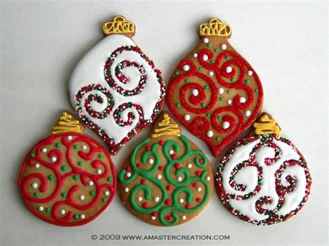 Gingerbread, peppermint & meringue, oh my! Christmas Cookie Collection 2009 | A Master Creation