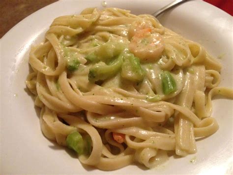Add garlic, salt and pepper. How to Cook Easy Broccoli and Shrimp Fettuccine Alfredo | Cooking, Baked shrimp recipes, Fettuccine