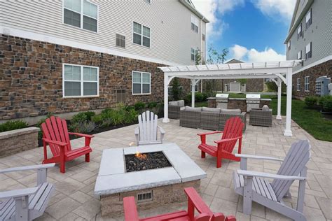 View Photos & Take A Virtual Tour | Woodland Hills