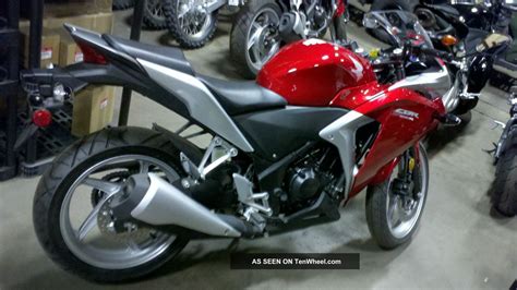 2011 honda cbr250r is one motorcycle issued by the manufacturer honda with sport edition which supported the body design is comfortable to use. 2011 Honda Cbr250r