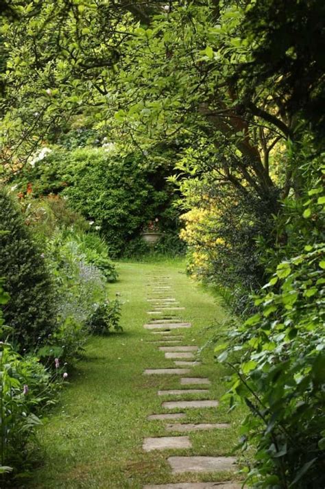 40 Brilliant Ideas For Stone Pathways In Your Garden Diy Garden Unique