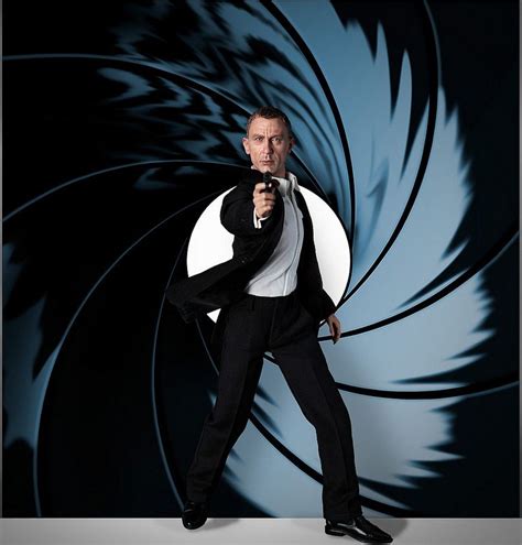 Daniel Craig James Bond 007 With Custom Detolf Backdrop James Bond