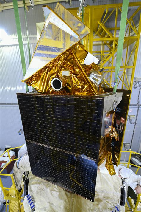 Esa Sentinel 5p Mated With The Rockets Upper Stage