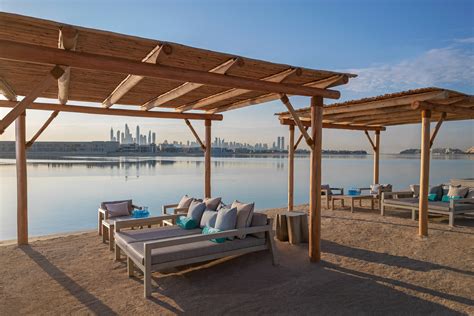 Atlantis The Palm Resort Crescent Rd Dubai Uae White Beach Club
