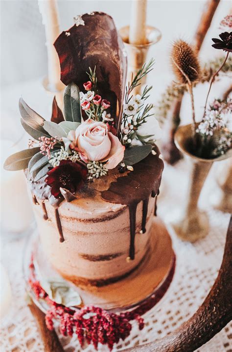 20 Trendy Drip Wedding Cakes That Make Your Dessert Table Totally