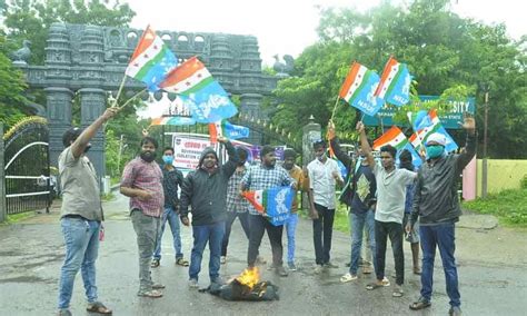 Nsui Stage Protest In Warangal Demanding Release Of Its Activists Arrested