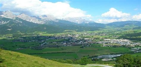 These sentences come from external sources and. أين تقع أديس أبابا - موضوع