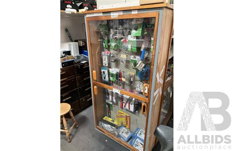Display Cabinets With Lockable Lot 1469804 Allbids