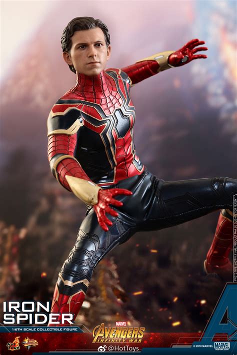Avengers Infinity War Hot Toys Iron Spider Figure Provides A Detailed