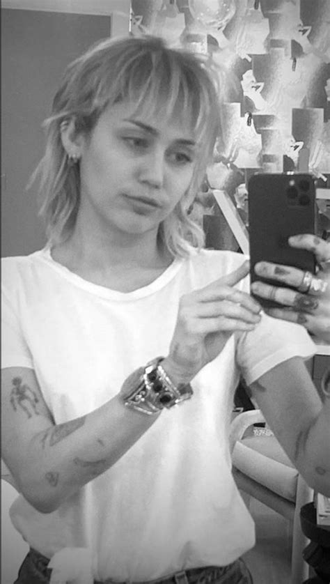 In late 2019, miley actually cut her hair into a modern mullet just before entering her plastic hearts era, which is heavily inspired. Miley Cyrus Gives Fans More Photos of Her Mullet Haircut ...