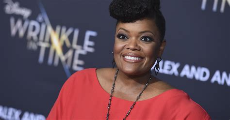 Yvette Nicole Brown Interim Host Of ‘walking Dead