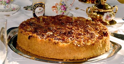 Jetzt ausprobieren mit ♥ chefkoch.de ♥. Feiner Birnen-Mandel-Kuchen mit Verpoorten Original ...