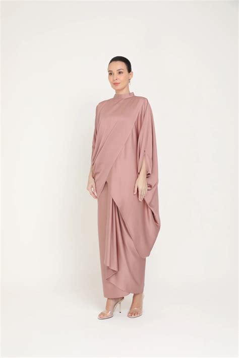 RENT Caftanist Chanela Kaftan In Rose Nude Women S Fashion Muslimah