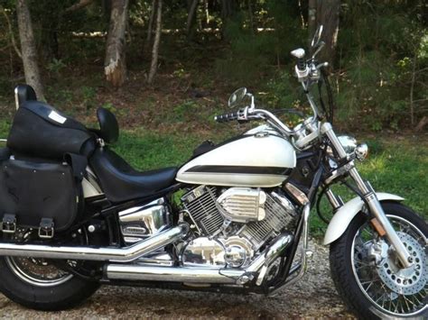 Other threads in the forum indicate that you should never open the throttle when starting; Buy 2002 Yamaha V Star 1100 Motorcycle on 2040-motos