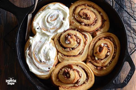 Banana Cinnamon Rolls With Cream Cheese Frosting Imperial Sugar