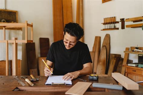 Focused ethnic craftsman working in creative carpenter studio · Free ...