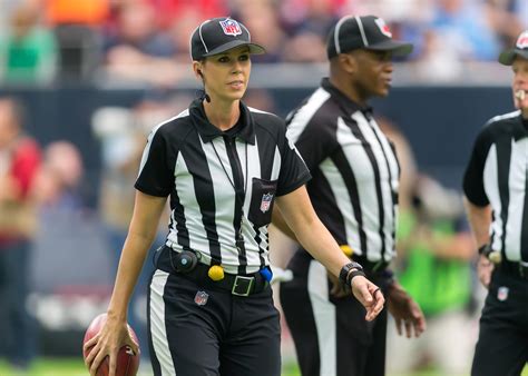 Meet Sarah Thomas The Nfls First Female Ref