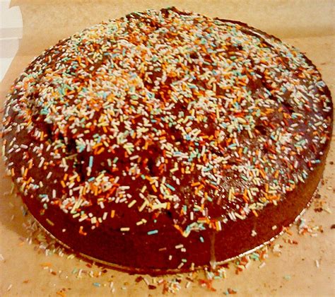 Als nachstes die butter zusammen mit der zartbitterkuverture uber einem heissen wasserbad zum schmelzen bringen und etwas abkuhlen lassen. Schoko - Nuss - Kuchen (Rezept mit Bild) von monimario ...