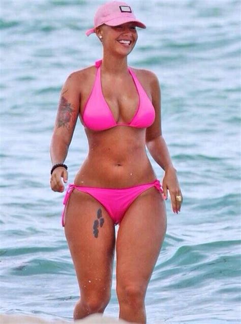 Amber Rose looks BEAUTIFUL in hot pink bikini #bodygoals ...