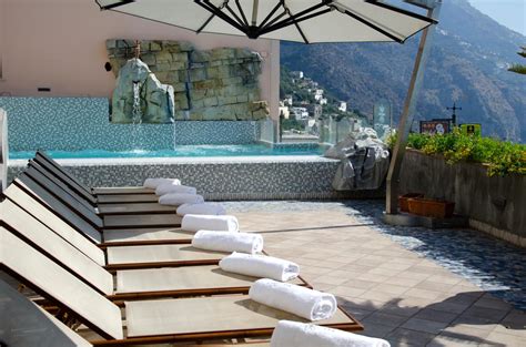 Hotel Margherita Panoramic Views In Every Direction Along The Amalfi