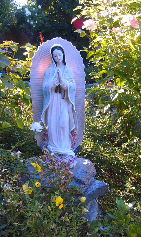 02:34 3.6 мб 192 кб/с. This beautiful picture of the Blessed Mother was taken in ...