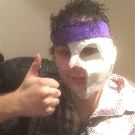 Michael Clifford Burned In Stage Accident 5 Seconds Of Summer