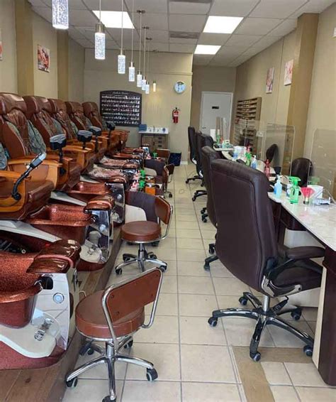 Our best services at nail salon 78412:spa pedicure, manicures, waxing. Cần Sang Tiệm Nail In Corpus Christi TX