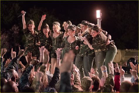 Pitch Perfect Trailer Reunites The Bellas Watch Now Photo Alexis Knapp Anna
