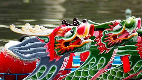 The dragon boat festival (端午节 or duānwǔjié in pīnyīn) is an official public holiday in mainland china. Dragon Boat Festival 2020 - What Is China's Dragon Boat ...