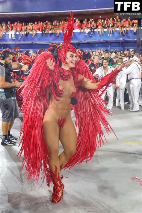 Paolla Oliveira Performs During The Rios Carnival Parade Photos