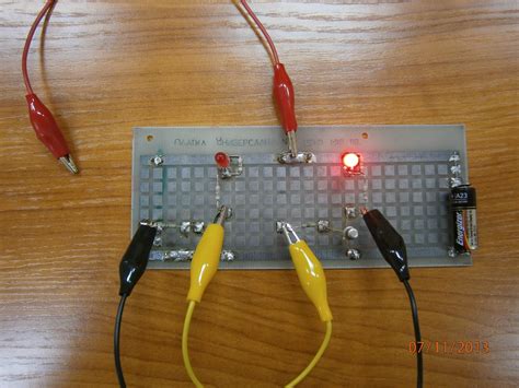 Problem With Making 1 Bit Ram Memory Using Transistors Electrical