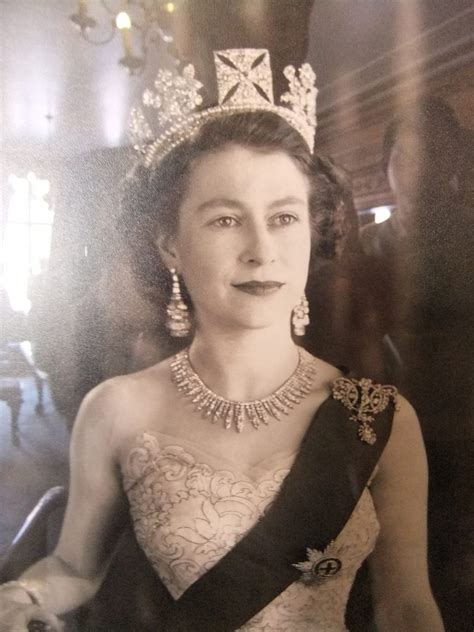 Born 21 april 1926) is the queen of the united kingdom, and the other commonwealth realms. The British Crown Jewels and Queen Elizabeth II | Love of Sapphires