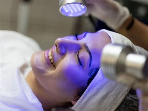 Blue Light Therapy Benefits Side Effects Costs Health Plugged