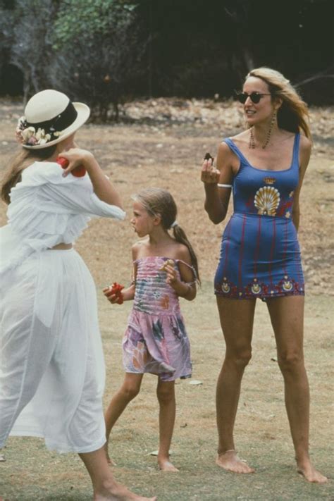 22 Beautiful Photos Of Jerry Hall And Mick Jagger With Their Children
