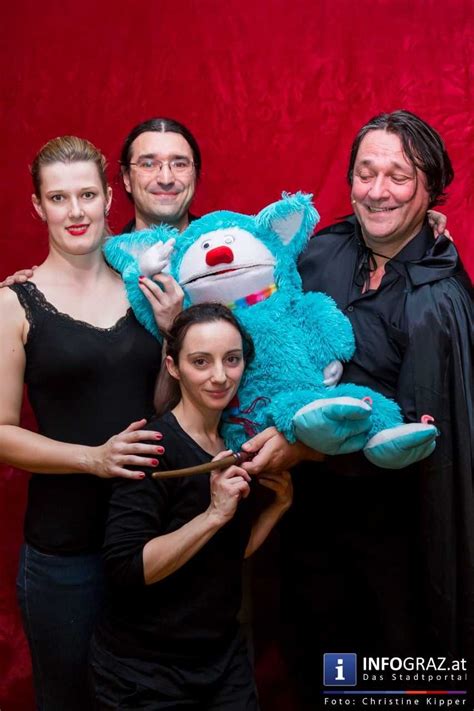 More about the handmaid's tale at: ‚Die Reisen des Odysseus' - Bilder von der Premiere - 056 ...