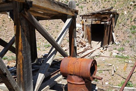 Cu Student Rescued After Falling Into Mine Shaft The Longmont Leader