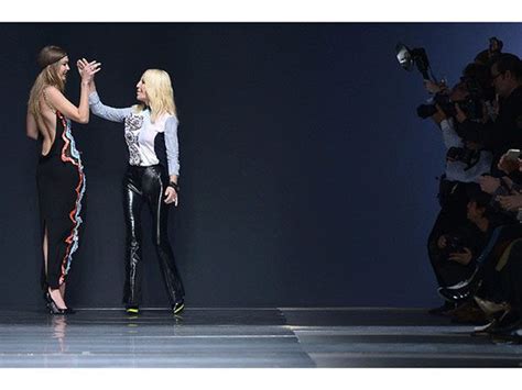 Gigi Hadid Has Wardrobe Malfunction On Versace Runway Shows Her Boob