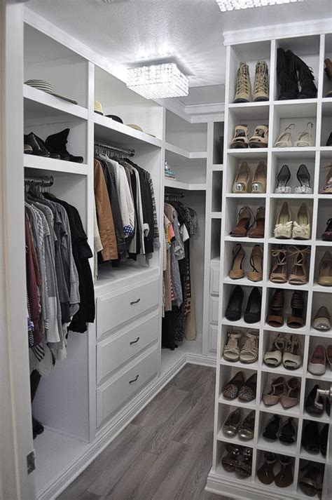20 Awesome Small Walk In Closet Storage Ideas