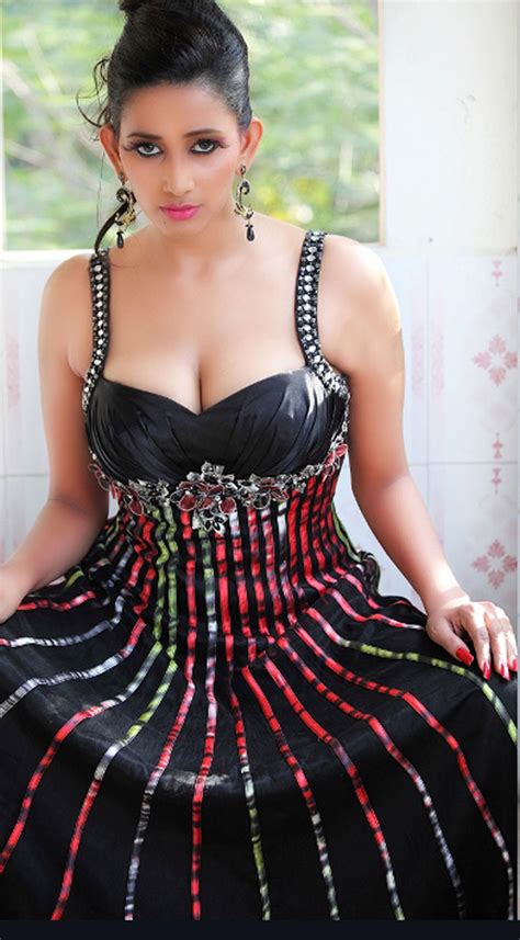 Unseen Tamil Actress Images Pics Hot Sanjana Singh Huge Tight Boobs
