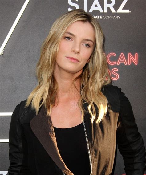 Betty gilpin deserves an emmy for her response to being nominated alone. BETTY GILPIN at American Gods Premiere in Los Angeles 04 ...