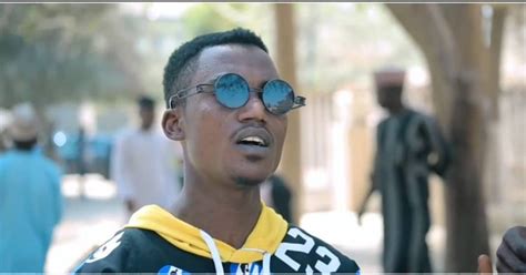 Hanyoyi biyar da mace ke gane namiji na sonta legit tv hausa. VIDEO + AUDIO : Isah Ayagi - Soyayyar Makaho - HausaLoaded.Com