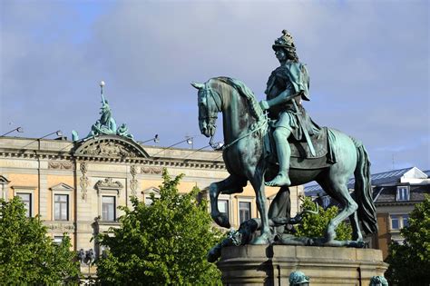Kongens Nytorv Equestrian Statue Of Christian V 2 Copenhagen 2