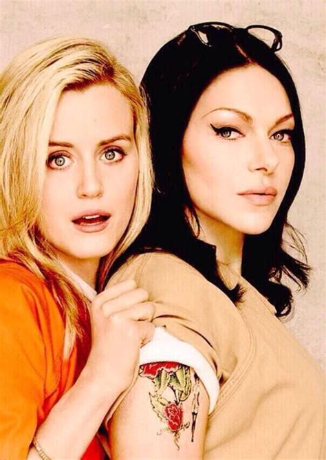 piper and alex in orange is the new black orange is the new black taylor schilling laura prepon