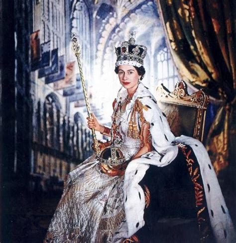 Последние твиты от ケイン・ヤリスギ「♂」 (@kein_yarisugi). エリザベス女王の王冠 : 皇室の写真 | エリザベスii, エリザベス ...