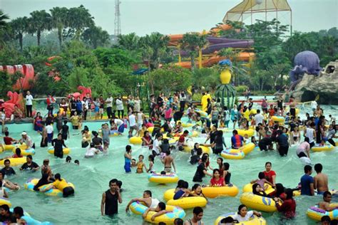 Water Kingdom Mekarsari Waterpark Terbesar Se Asia