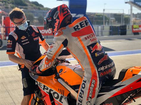 Sebenarnya bukan hal mustahil bro, mengingat perkembangan lengan marquez yang. Marc Marquez Tercepat Sesi Pertama Test Jerez MotoGP 2020 ...