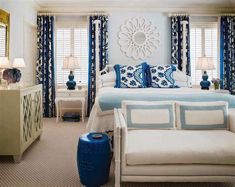 Inside A Palm Beach Bermuda Style Bungalow The Glam Pad Blue White