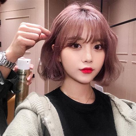 The korean beauty industry has seen a exceptional rise over the past few years. K-Style: Short Curly Hair With Bangs Korean Style