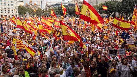 Jun 10, 2021 · la plataforma unión78, de la que forman parte, entre otros, rosa díez y fernando savater, ha convocado el 13 de junio la manifestación en la plaza de colón de madrid para protestar contra el. Miles de personas marchan en el centro de Barcelona por la ...