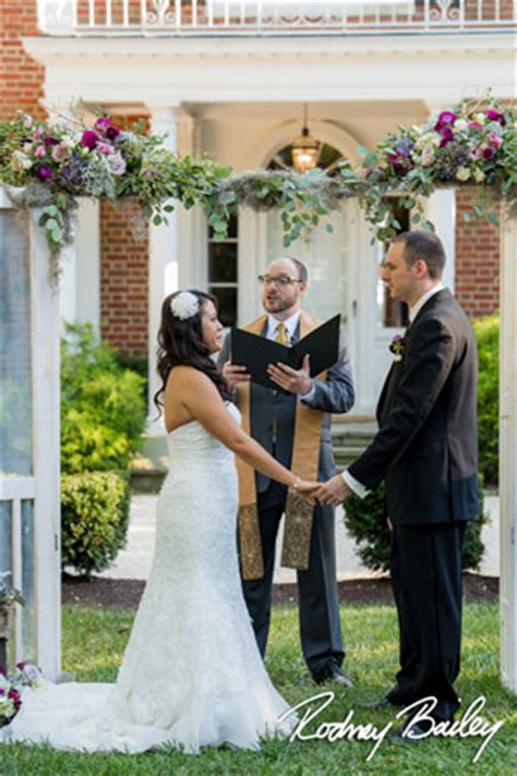 Once you have your minister license, you'll be eligible to officiate a wedding. Wedding Officiant Cost - Officiant Prices | WeddingOfficiants.com